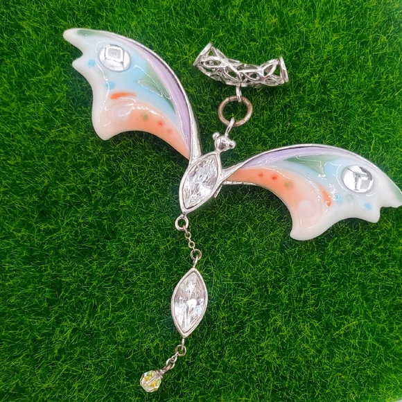 Franz Collection Soaring Butterfly Pendant P321 - Picture 1 of 3